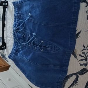 Signature8 lace up short jean skirt
